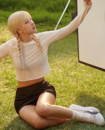 PUMA x ROSÉ 聯名流行系列 米白 薄長T恤 女 63380577