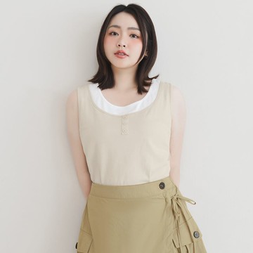 日常百搭假兩件排釦背心 中大尺碼上衣