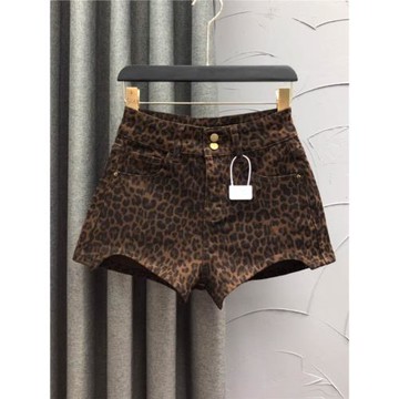 個性豹紋咖色牛仔短褲女秋冬時尚洋氣減齡辣妹風彈力A字包臀熱褲