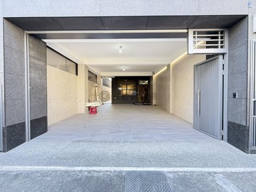 北屯中國醫全新臨路6米5大面寬電梯別墅｜台中市北屯區和順三街