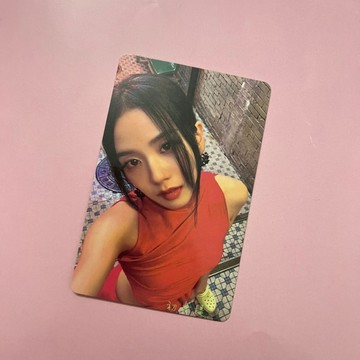 ⭐韓國代購正版⭐Blackpink金智秀Jisoo solo專輯洞洞鞋秀紅衣比心秀小卡默認微瑕