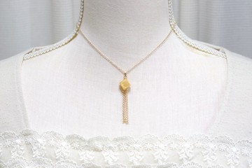 樹脂藝術 方塊與流蘇墜飾・卡士達醬色