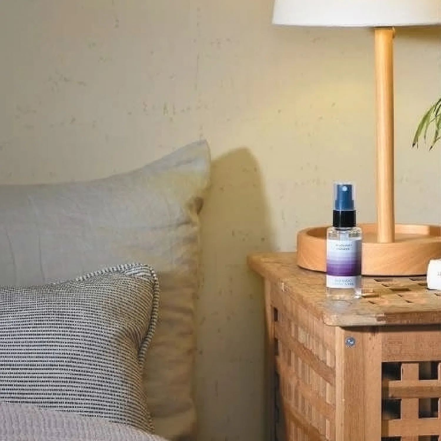 日本 香彩堂 | PILLOW MIST枕頭噴霧系列(8款可選) - 檀香