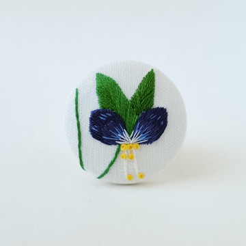 清爽藍色露草刺繡胸針或刺繡髮帶