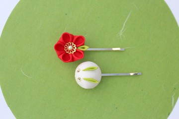 白兔紅花髮飾