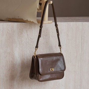 Bag House👜 百搭複古郵差包包女秋冬新款高級大容量通懃時尚斜挎單肩女包