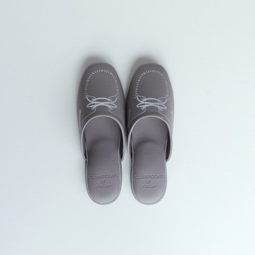 CLOAKROOMS OF .Fuller 室內拖鞋 帆船MOCASIN -灰銀