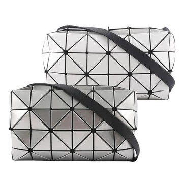 ISSEY MIYAKE三宅一生 BAO BAO CARTON 4x6 方盒斜背包(任選)