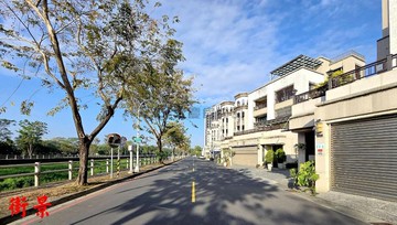 楠梓第一科校區|總裁新天地|雙主臥|車庫別墅｜高雄市楠梓區寶溪北街