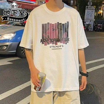 地下室B1-短t 港風漫畫投影印花塗鴉短T 圓領 五分袖 寬鬆 男生 t恤 衣服 大尺碼5XL【NL625177】