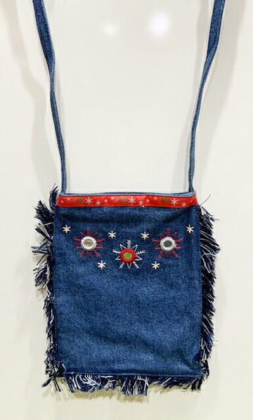 【震撼精品百貨】Hello Kitty 凱蒂貓 KITTY日本SANRIO三麗鷗斜背包/側背包-牛仔*20108 震撼日式精品百貨