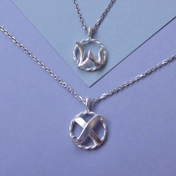 字母系列--柔和W,X字母頸鍊