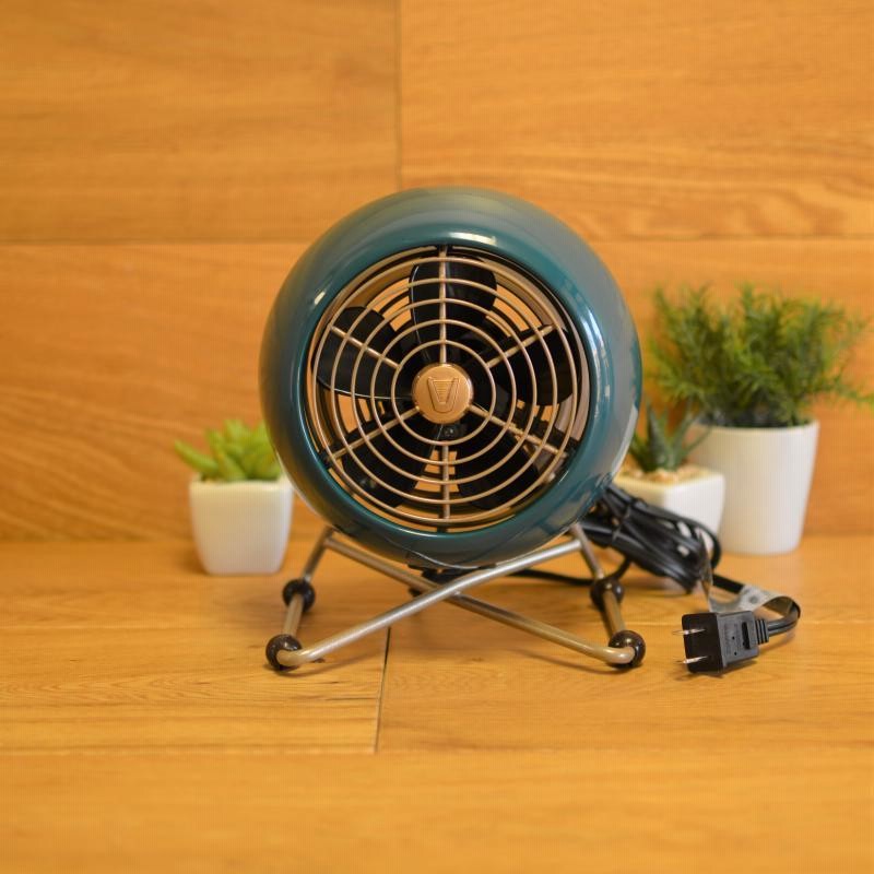 Vornado 美品　卓上扇風機 クリーム色 卓上扇風機 レトロ ボルネード サーキュレーター ミニ モダン