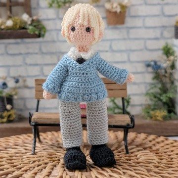 鉤針娃娃/ amigurumi /鑰匙鏈/校服 /玩偶【接單訂製】