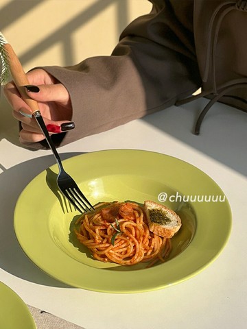 牛油果綠色盤子簡約意面專用沙拉碗家用高顏值陶瓷草帽深盤