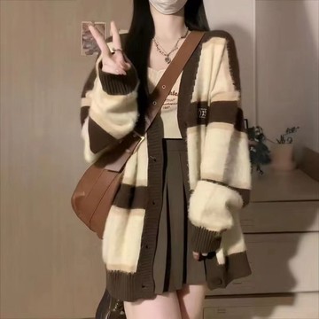 【夏天Summer】🔥秋冬新款 奶系套裝 洋氣減齡針織衫 顯瘦針織上衣 高腰顯身材百褶裙 學院風套裝 時髦兩件套裝