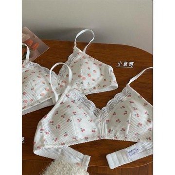 日系甜美三角杯內衣女小胸平胸薄款無鋼圈舒適學生少女蕾絲文胸罩