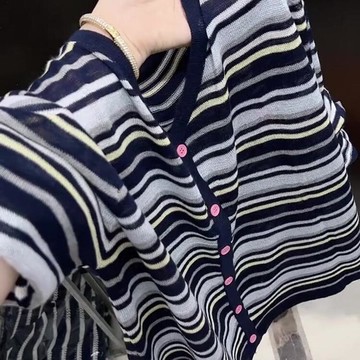 衣時尚 針織外套 毛衣 針織衫 小外套 新款撞色條紋V領針織開襟衫小眾寬鬆薄款長袖上衣S01-6114.