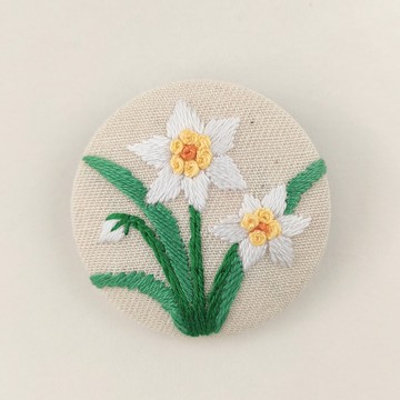 白色水仙花刺繡胸針