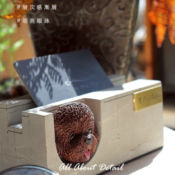 曙MUSE｜貴賓狗水泥名片架 原創設計 台灣製 禮物 居家擺飾 手機架 辦公室 擴香石