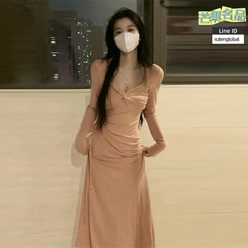 【辣妹法式】連衣裙 包臀裙 長袖連衣裙 長裙 秋季連衣裙 高腰顯瘦 修身包臀 高級感面料 早秋穿搭 聚會約會