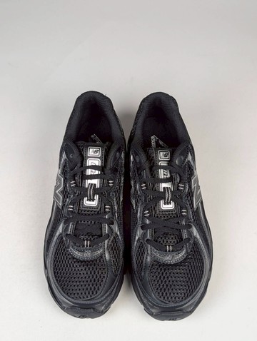 微瑕疵-左腳中底內側後方擦傷 U740BM2/5 New Balance 740 "Black Silver" 全黑 男女款