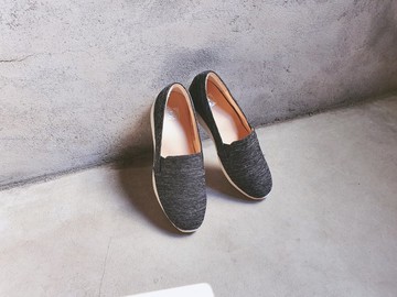 【漫步雲端】日本布超輕量休閒花布鞋-黑色