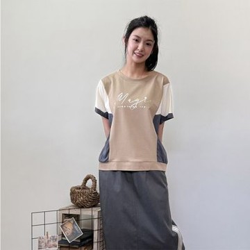 Hana-Mokuba花木馬日系女裝英字拼接休閒上衣_深咖