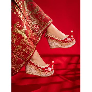 舞繡緣漢服鞋結婚新款春秋坡跟紅色翹頭古風鞋繡花鞋婚鞋配秀禾服