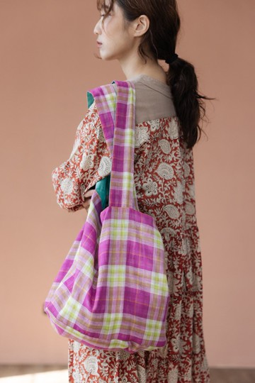 交叉手提立體包_桃紅格