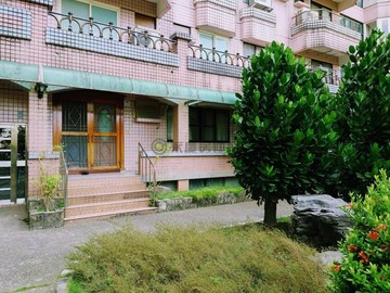 潘大帥~臨宜大文化中心平面車位三房電梯華廈｜宜蘭縣宜蘭市女中路三段