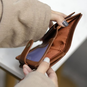 NORTH.116扣式小巧時尚中夾(074349cd咖)