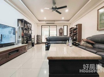 大豐公園/仁雄商圈/正臨路面寬電梯/精美店住合一｜高雄市仁武區大春街