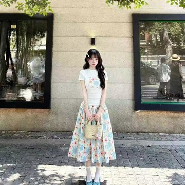 【台灣出貨】Glove 新款 夏季 白色 花朵 印花 顯瘦 上衣 小清新 多彩 碎花 百搭 半身裙 兩件套 女 碎花上衣