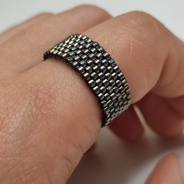 金屬鋼絲光澤 ｜ 精緻串珠戒指 ｜ 手工飾品 ｜ 彈性戒指