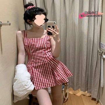 快速出貨 【台灣現貨】小個子紅色格子吊帶方領連衣裙子女夏2025新款收腰甜辣妹字短裙