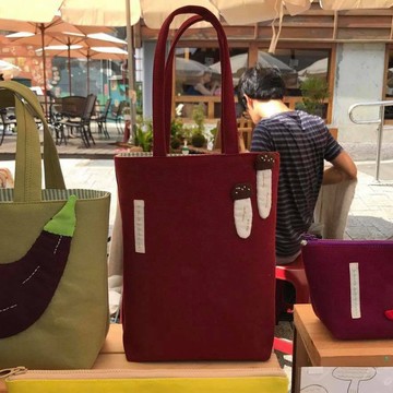 咖啡蘑菇手提袋/酒紅底