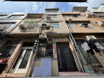 愛河家樂福文武聖殿輕軌新興街便宜透天｜高雄市鹽埕區新興街