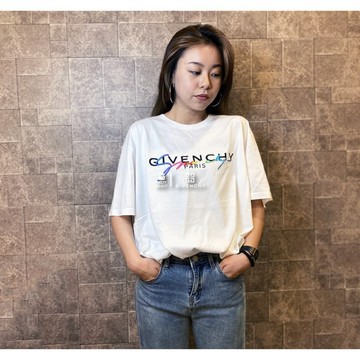 【逢甲 FUZZY】GIVENCHY 刺繡 彩色草寫 黑Logo 短袖 白 BM70RL3002100