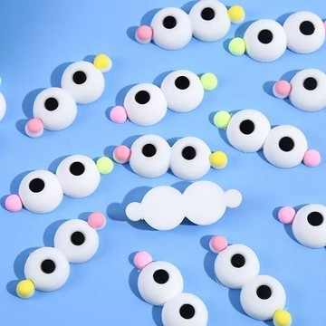 【可開收據】爆款軟膠卡通一體眼睛毛絨玩偶五官表情配件手工DIY手機殼配飾 YTRR