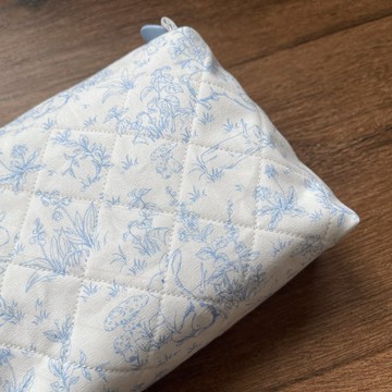 藍色夢幻小兔-大容量化妝包