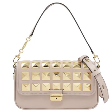 MICHAEL KORS BRADSHAW 大鉚釘造型翻蓋兩用包.柔粉