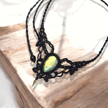 Crystoria Stone | Macrame | 南美蠟線 | 項鍊 | 黃光拉長石
