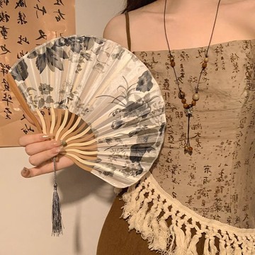 📣爆款推薦📣小扇子隨身便攜古風貝殻扇折疊清涼扇道具漢服古典中國風扇子折扇 7D8V