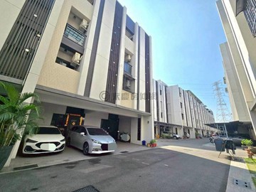 仁武八卦寮近榮總不淹水區段輕屋齡併排雙車墅｜高雄市仁武區五和路
