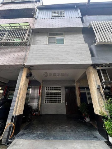 萬丹核心大翻新珍稀大地坪霸氣絕版車墅！｜屏東縣萬丹鄉仁愛街