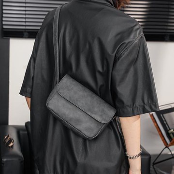 歐洲站復古單肩包韓版男包休閑斜挎包真皮小背包時尚青年小方包