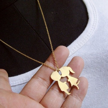 男孩和女孩在黃銅手鋸中接吻吊墜，搖桿首飾，頭骨首飾，騎自行車的人首飾