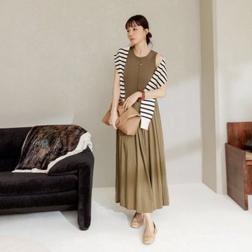OB嚴選-羅紋拼接抓褶傘襬背心洋裝《DA10590-》