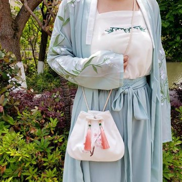 新款印花圖案古風漢服斜挎單肩包國風荷包小眾手機包新中式流蘇包